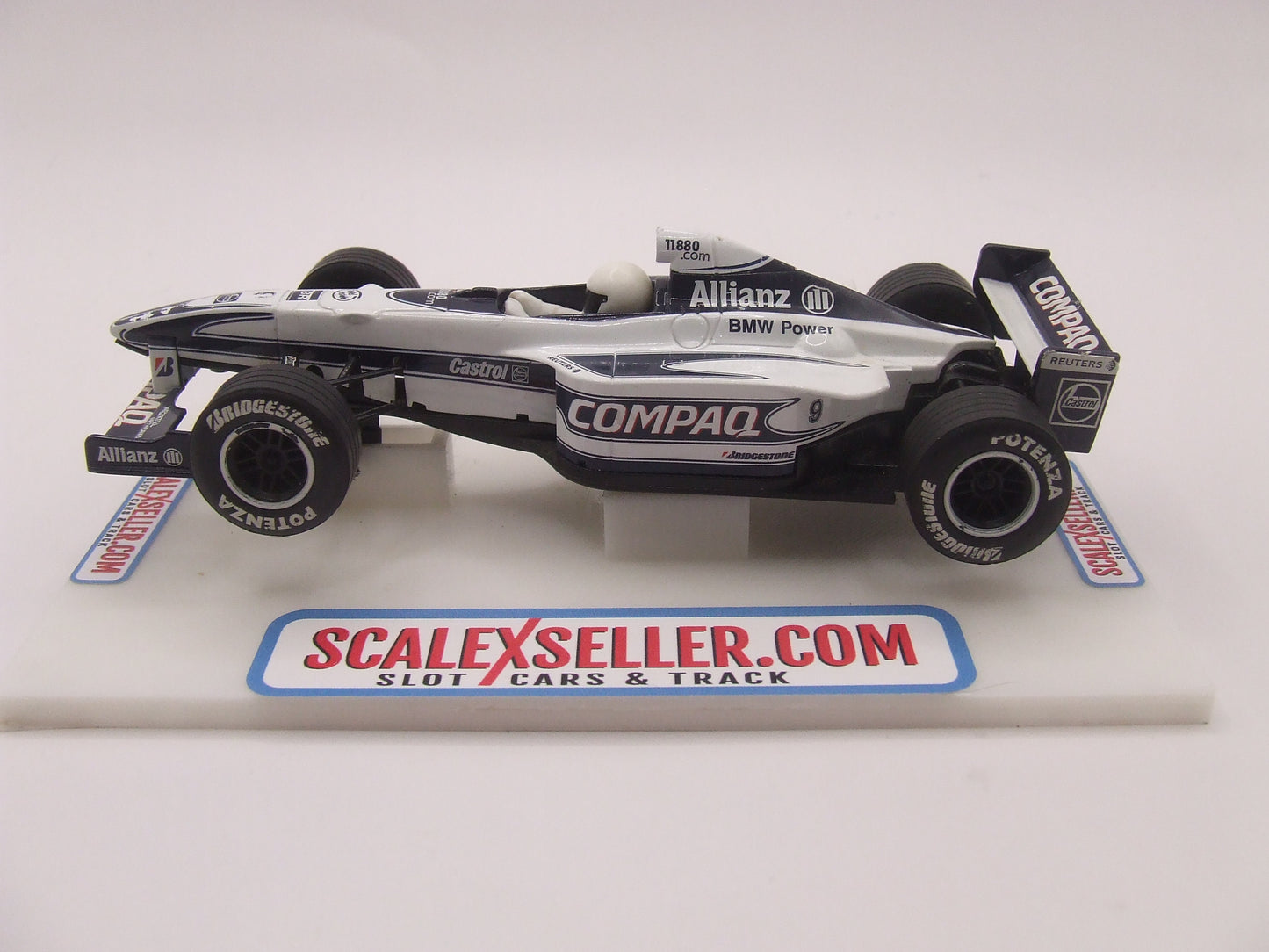 Scalextric C2264T2F1 Williams FW22 #9 BMW COMPAQ Dark Blue and White livery 1/32 scale slot car