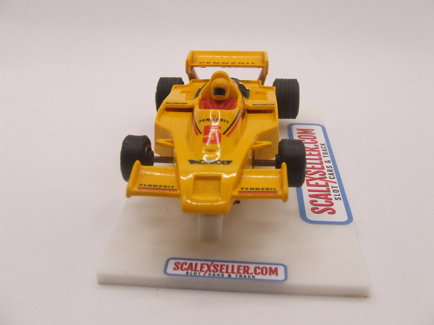 Scalextric C232 Pennzoil Formula Indy #5 (Renault RS01) 1/32 scale slot car