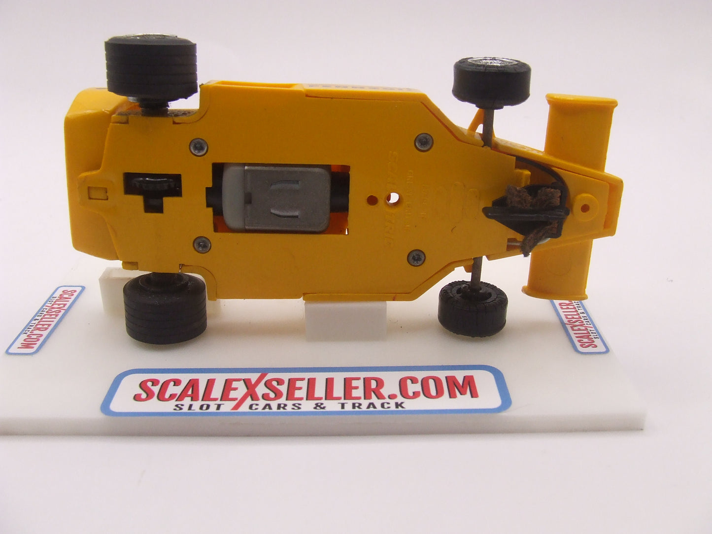 Scalextric C232 Pennzoil Formula Indy #5 (Renault RS01) 1/32 scale slot car