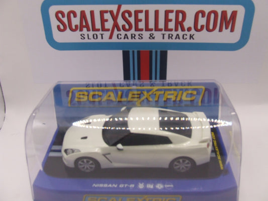 SCALEXTRIC C3072 NISSAN GT-R WHITE