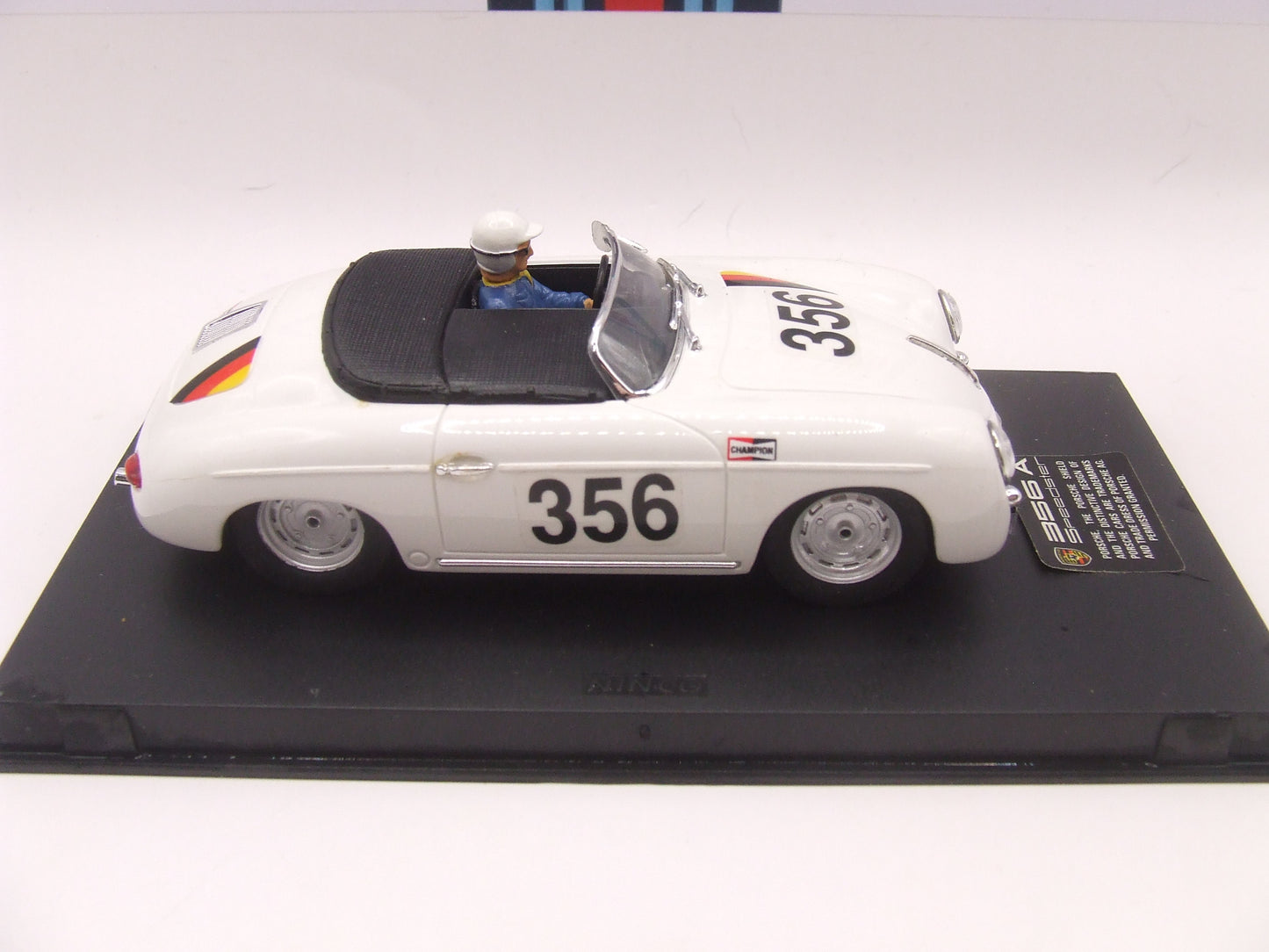SLOT CAR NINCO 50125 PORSCHE 356-SPEEDSTER #356 White 1/32 scale