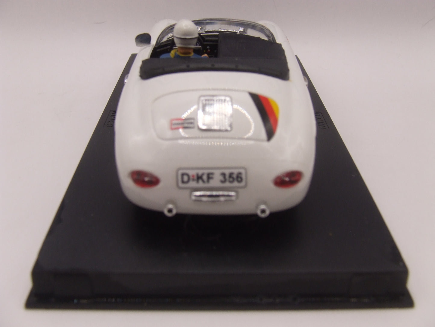SLOT CAR NINCO 50125 PORSCHE 356-SPEEDSTER #356 White 1/32 scale