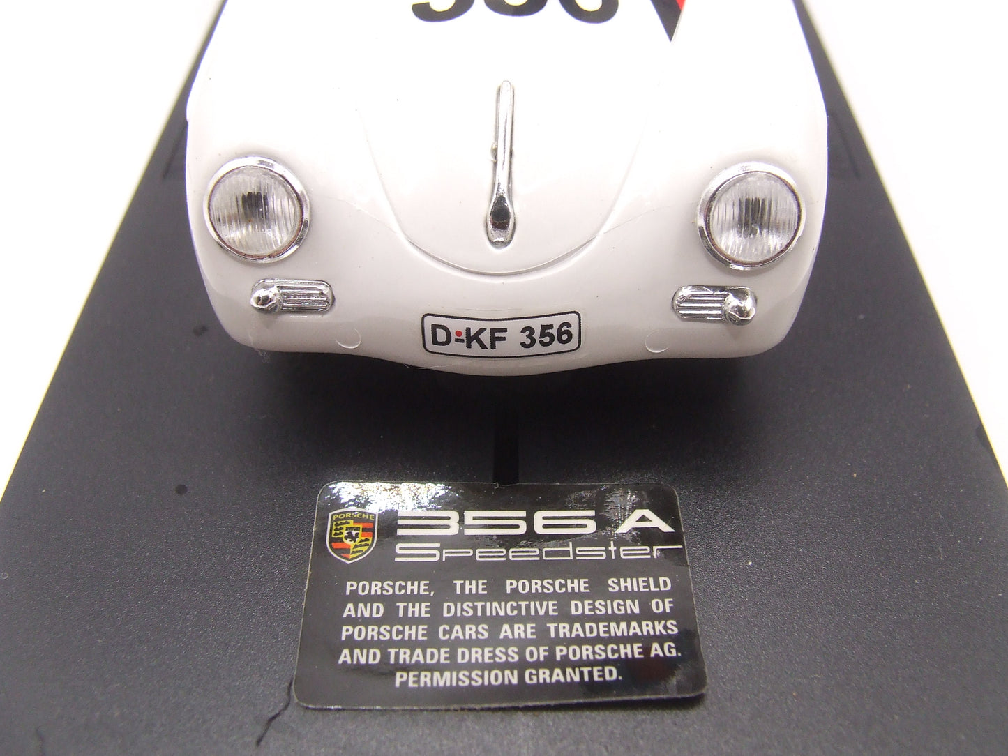 SLOT CAR NINCO 50125 PORSCHE 356-SPEEDSTER #356 White 1/32 scale