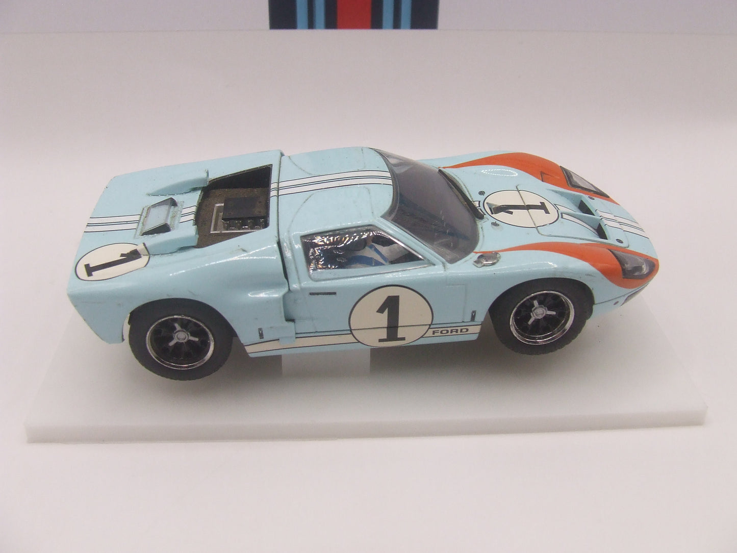 Scalextric Ford GT MKII Le Mans 1966 Gulf, #1 C2464 1:32 Slot Car