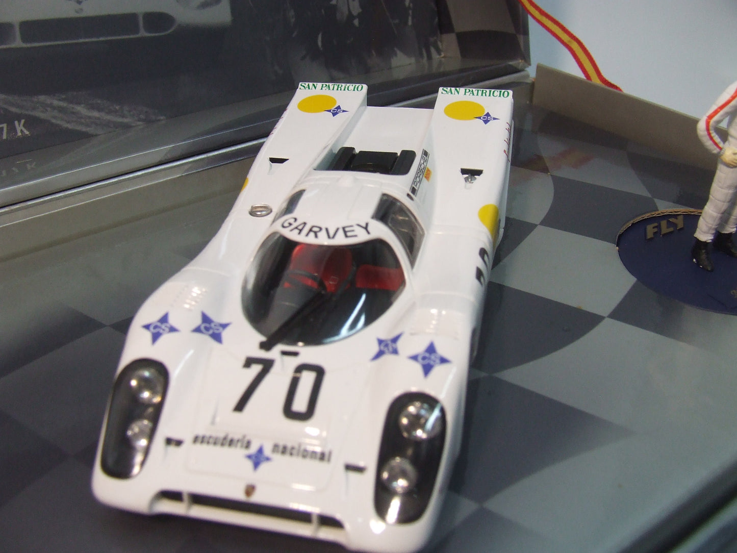 W02 GB Track by Fly Campeones Porsche 917K w/Alex Soler Roig Diecast Figure, #70 1:32 Slot Car