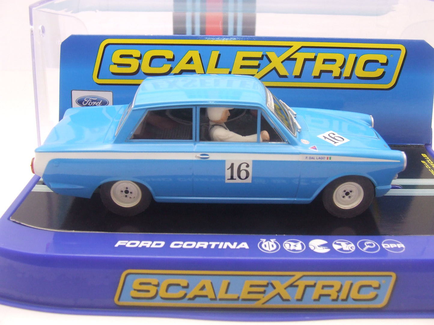 Scalextric C3307 Ford Cortina No 16