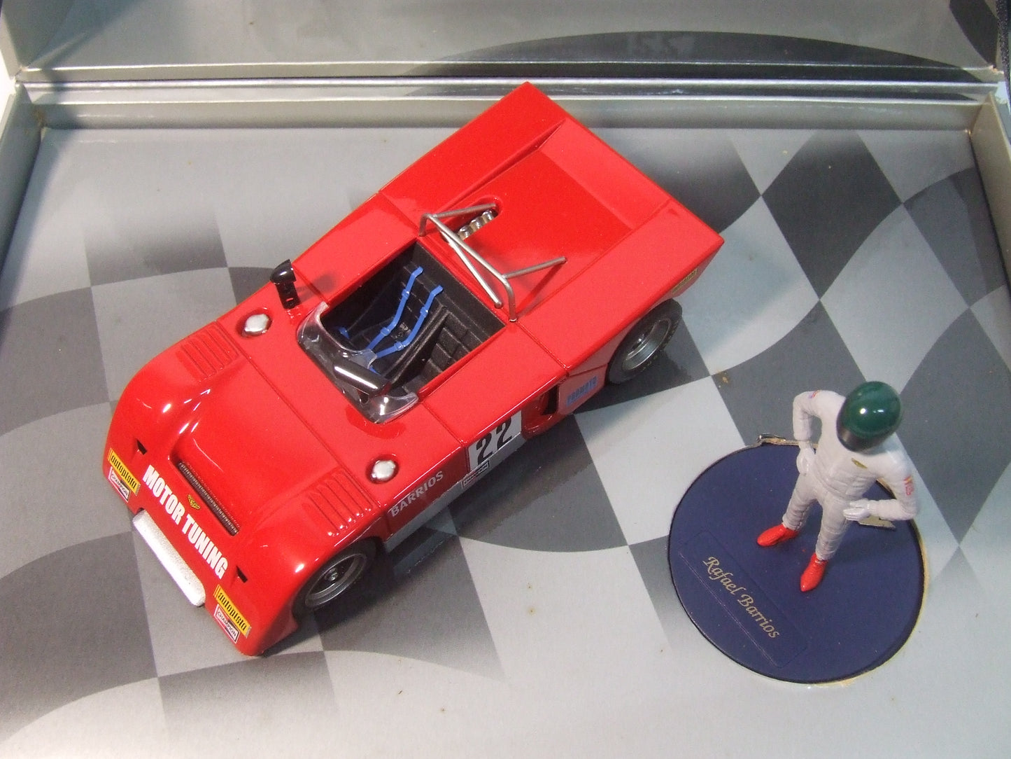 W01 GB Track  Chevron B21 w/Rafael Barrios Diecast Figure, #22 1:32 Slot Car